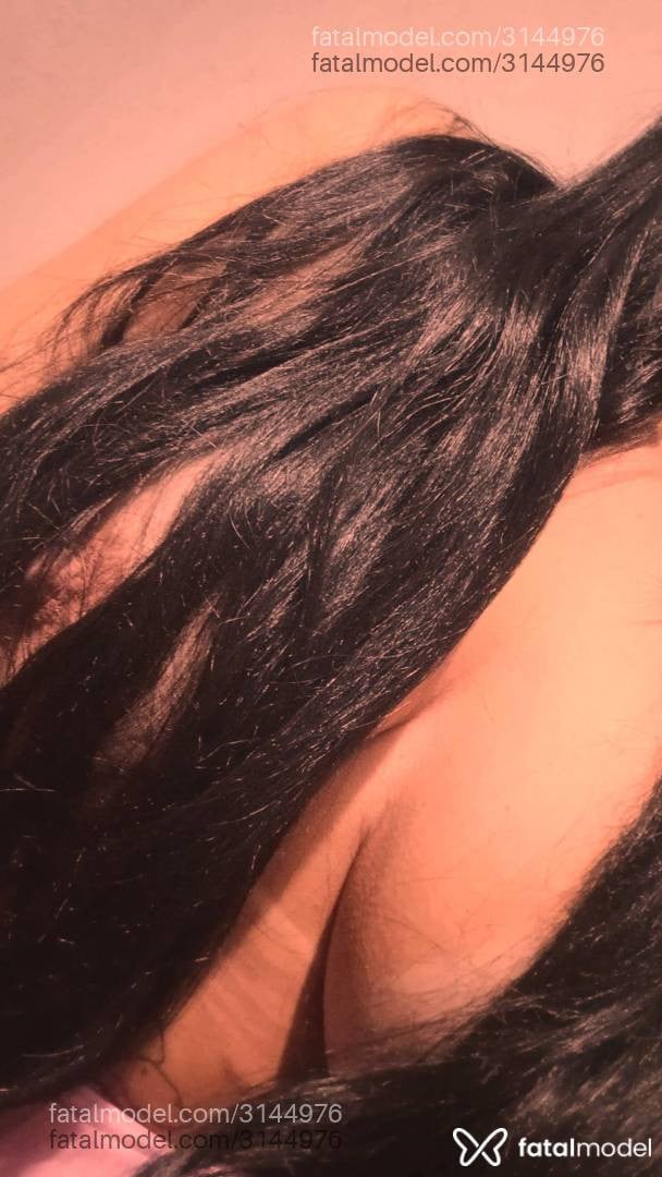 Acompanhante mulher morena (o) de olhos castanhos - Yumi