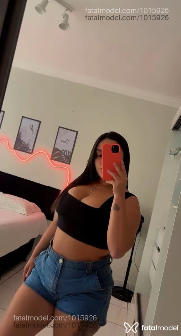 Acompanhante mulher com cabelo castanho de olhos castanhos - Dalila