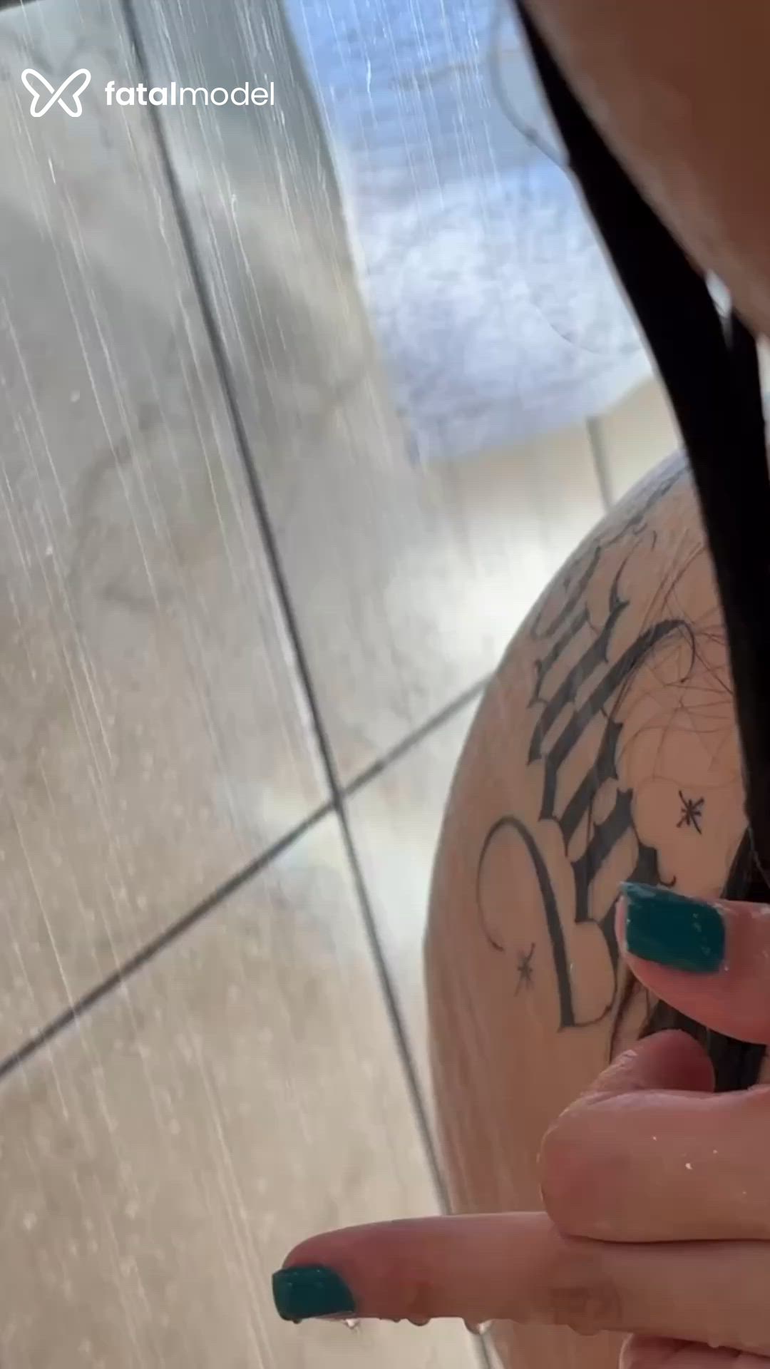 Acompanhante mulher com cabelo castanho de olhos castanhos - Serena