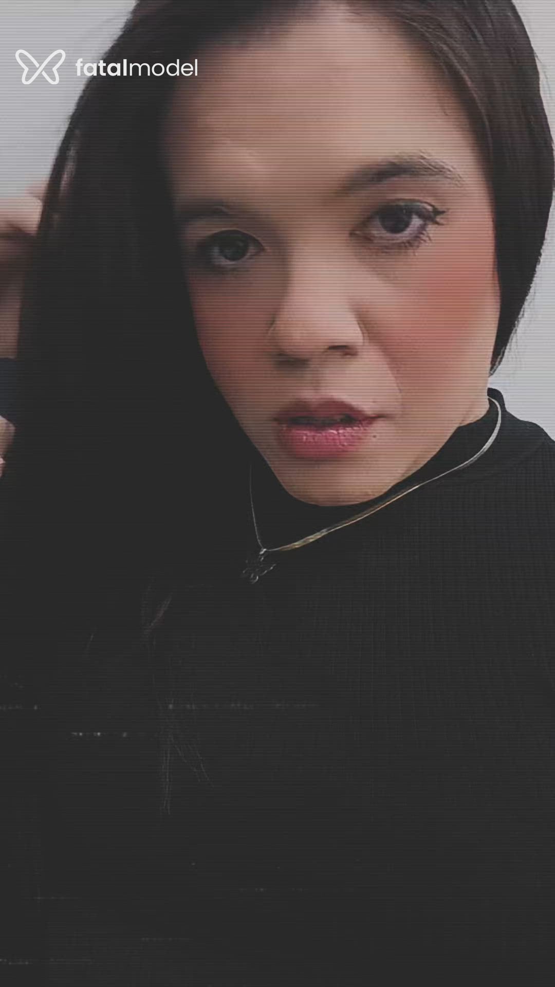 Acompanhante mulher trans com cabelo castanho de olhos castanhos - Vivian