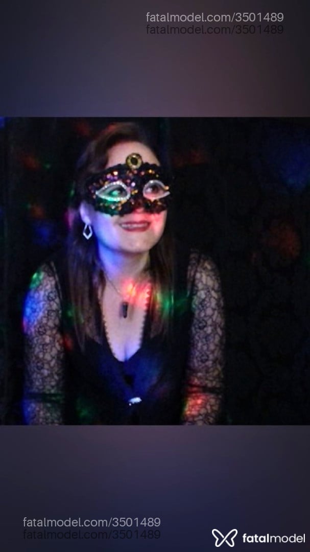 Acompanhante mulher loira (o) de olhos castanhos - BrendaWife