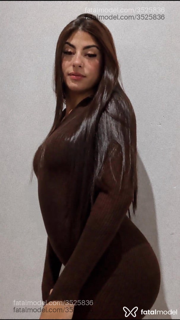 Acompanhante mulher com cabelo castanho de olhos castanhos - Serena