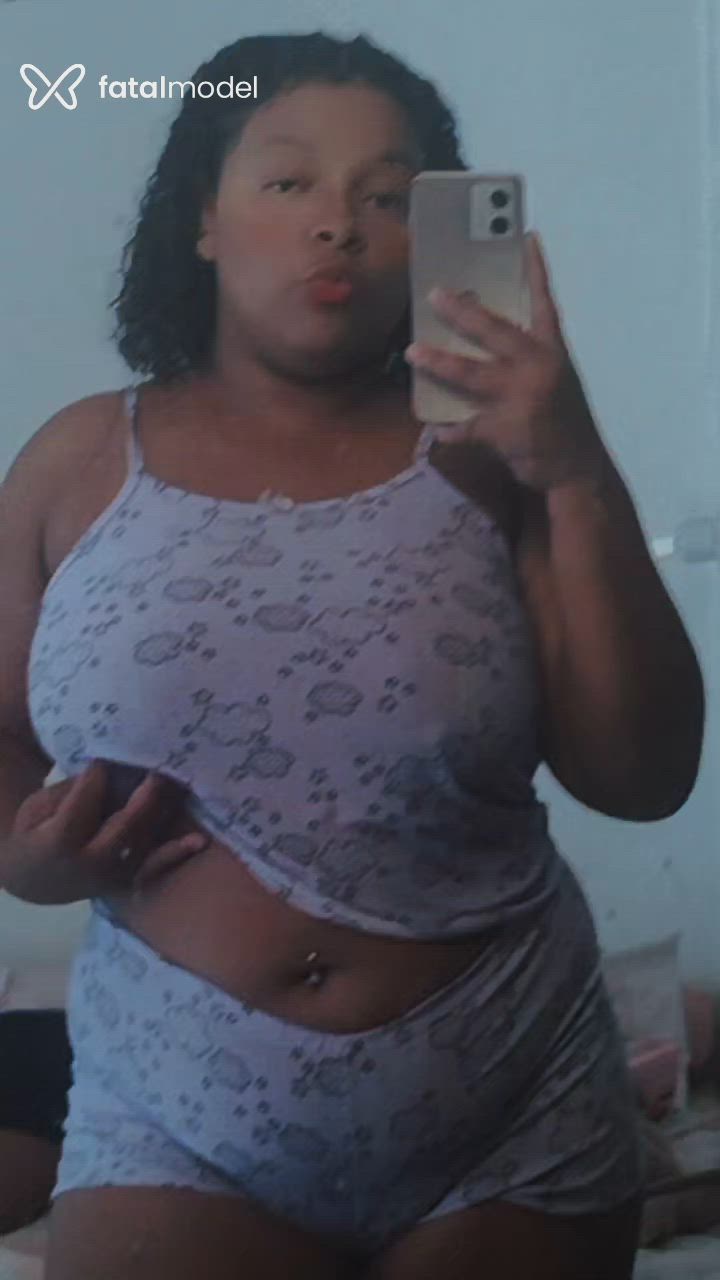 Acompanhante mulher morena (o) de olhos castanhos - Milly Acompanhante mulher morena (o) de olhos castanhos - Milly
