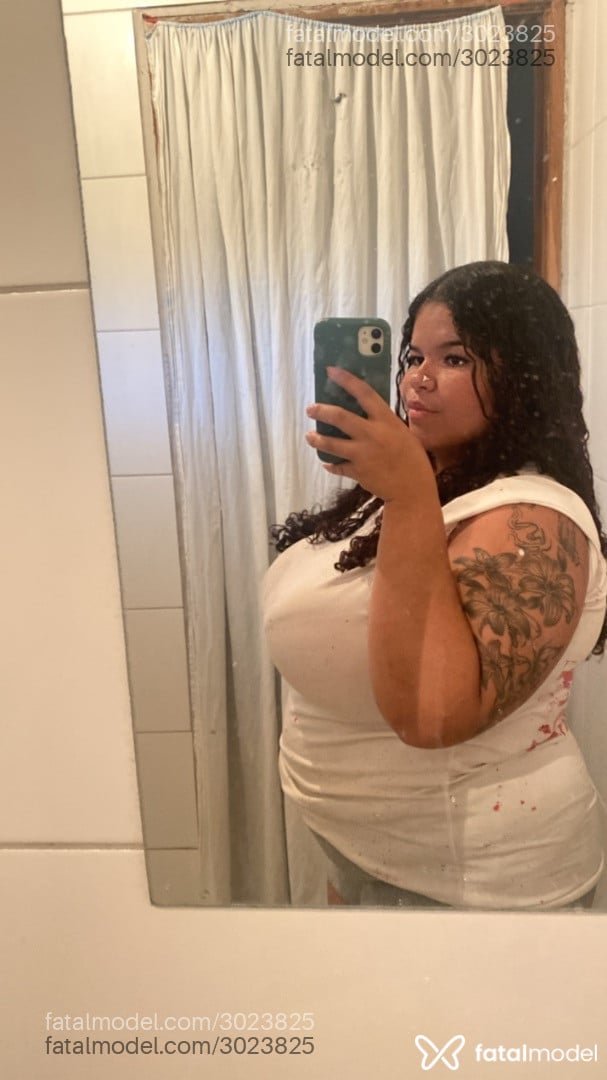 Acompanhante mulher morena (o) de olhos castanhos - Maya Santos
