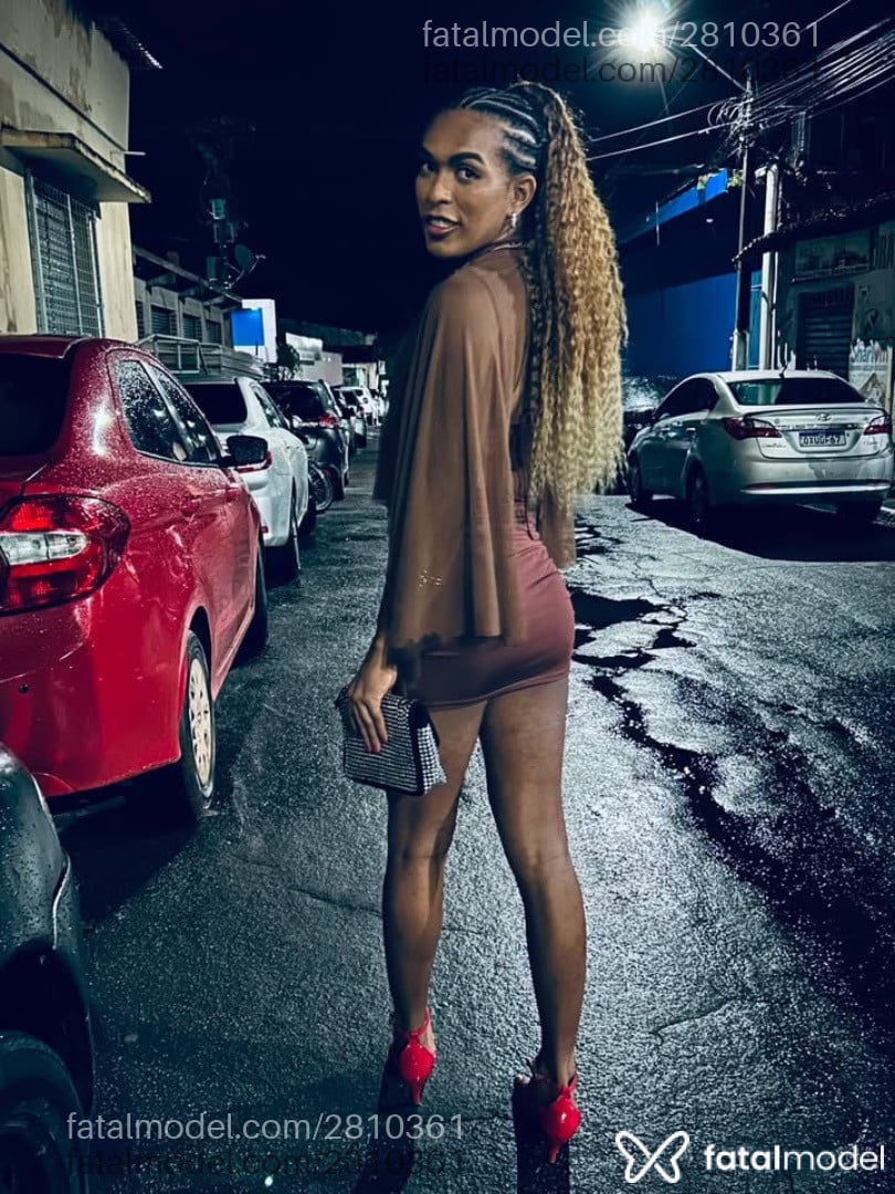 Acompanhante mulher trans morena (o) de olhos castanhos - Anna Julia