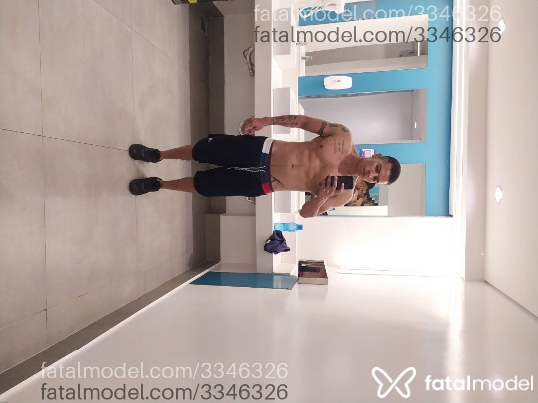 Acompanhante homem morena (o) de olhos castanhos - Rodrigo