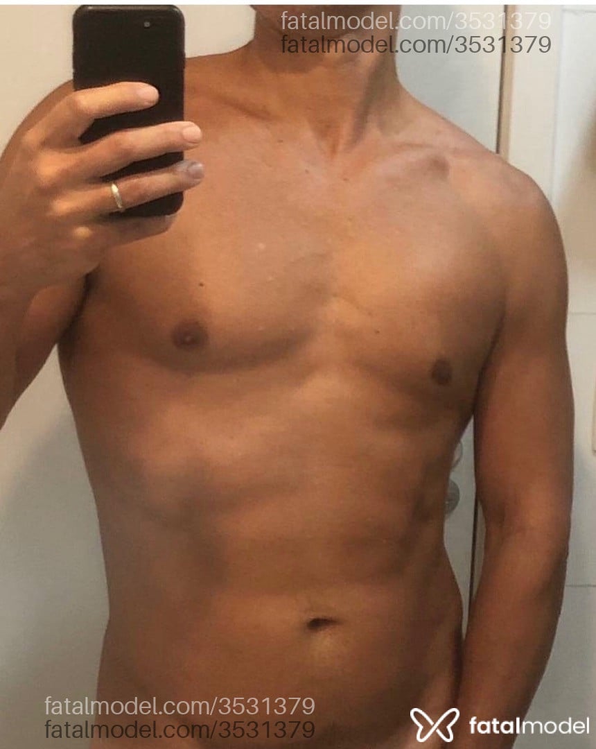 Acompanhante homem com cabelo castanho de olhos castanhos - Rafael Dual