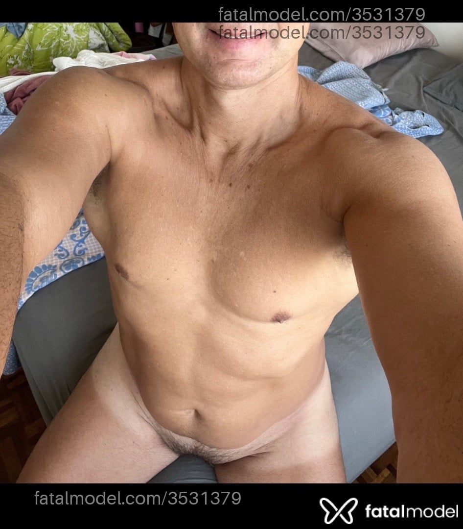Acompanhante homem com cabelo castanho de olhos castanhos - Rafael Dual