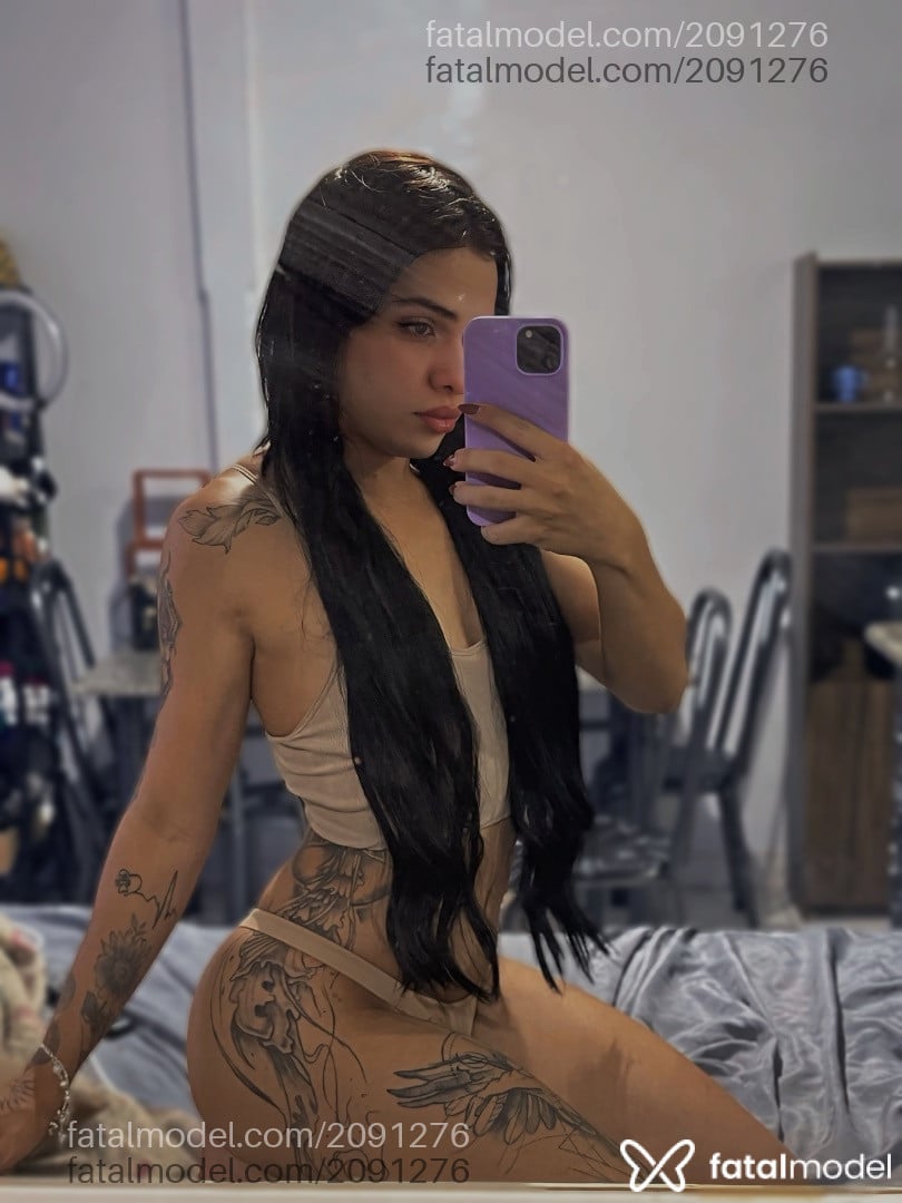 Acompanhante mulher trans morena (o) de olhos castanhos - Kamys