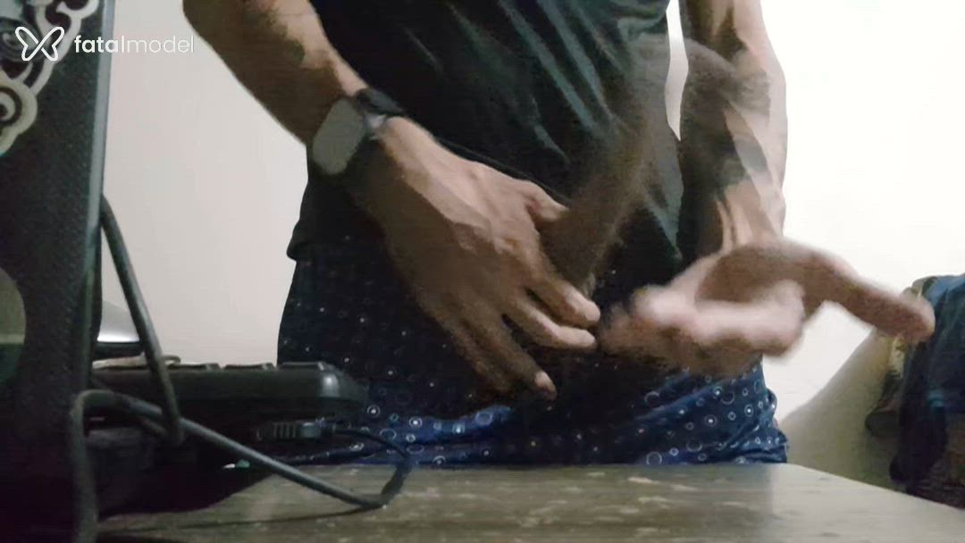 Acompanhante homem com cabelo castanho de olhos castanhos - Pretin
