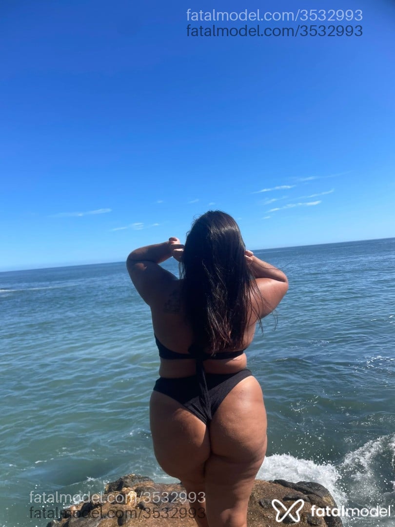 Acompanhante mulher morena (o) de olhos pretos - Bella Acompanhante mulher morena (o) de olhos pretos - Bella