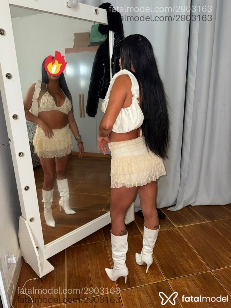 Acompanhante mulher morena (o) de olhos pretos - Myrella Acompanhante mulher morena (o) de olhos pretos - Myrella