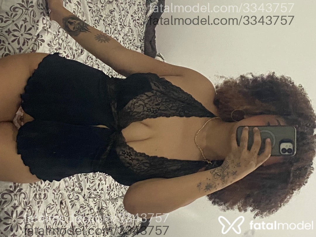 Acompanhante mulher com cabelo castanho de olhos castanhos - Maya Acompanhante mulher com cabelo castanho de olhos castanhos - Maya