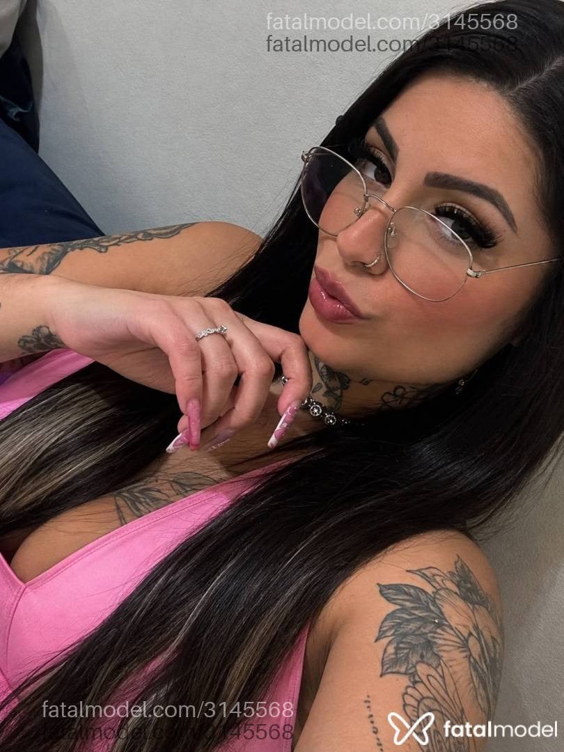 Acompanhante mulher morena (o) de olhos mel - Agatha Monteiro