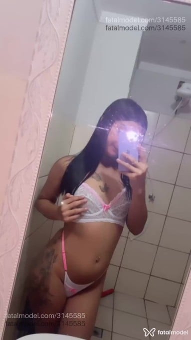 Acompanhante mulher trans morena (o) de olhos castanhos - Allana Acompanhante mulher trans morena (o) de olhos castanhos - Allana