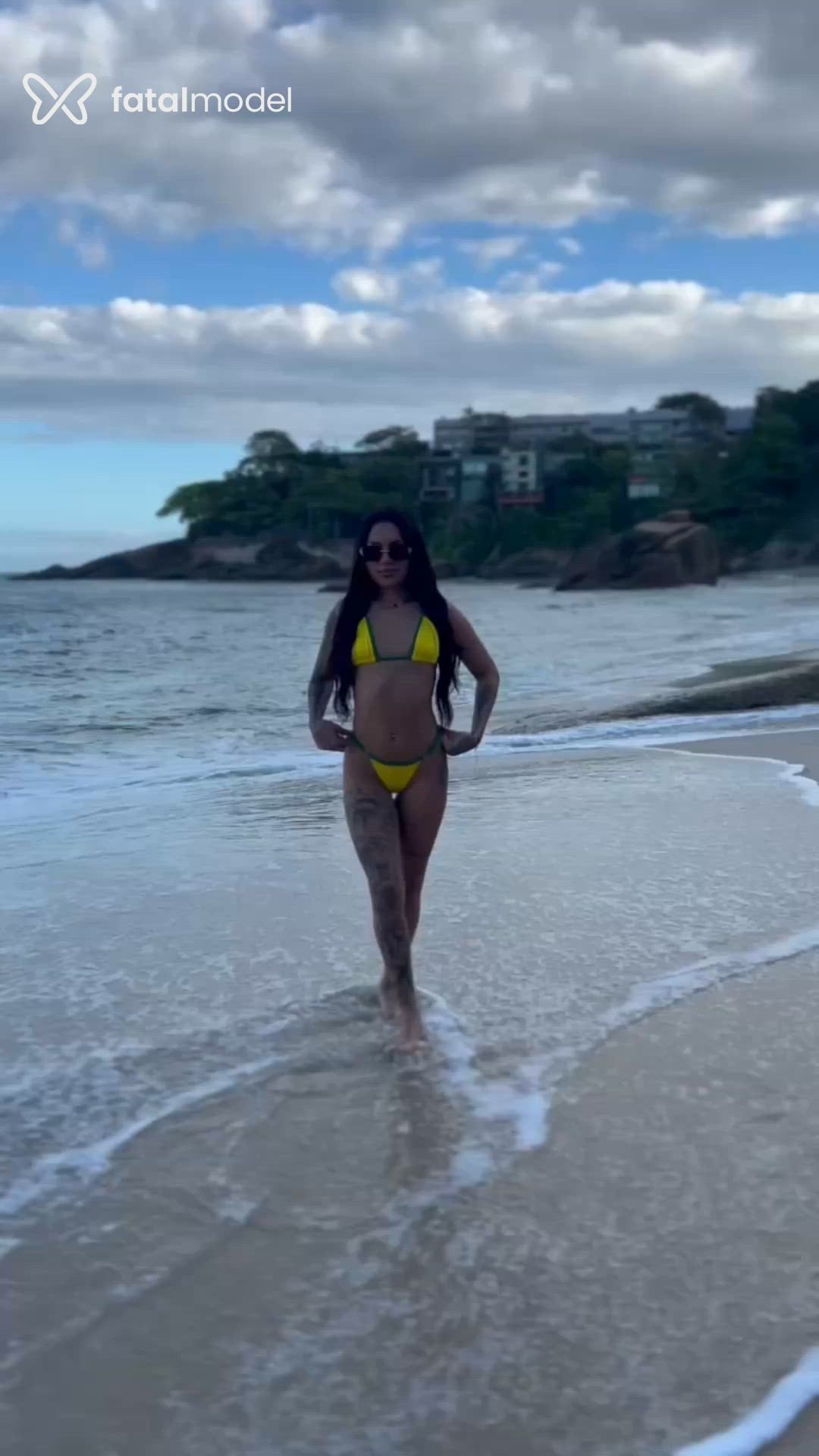Acompanhante mulher morena (o) de olhos castanhos - Thyfany Ferreiira
