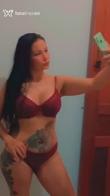 Acompanhante mulher morena (o) de olhos castanhos - Jaapa Batista