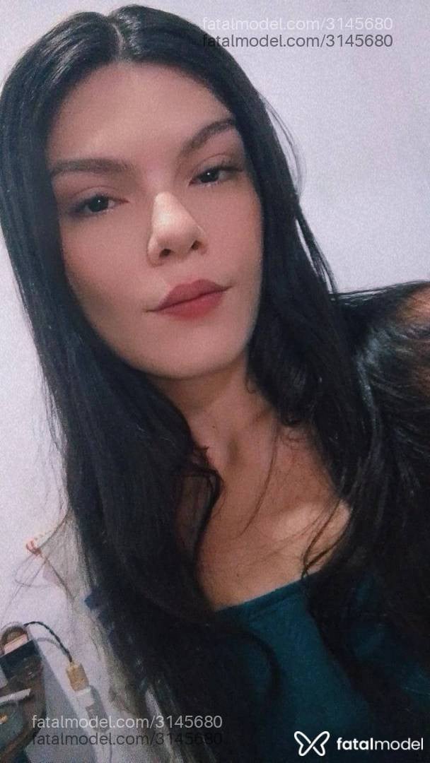 Acompanhante mulher morena (o) de olhos pretos - Scarlett Gatina