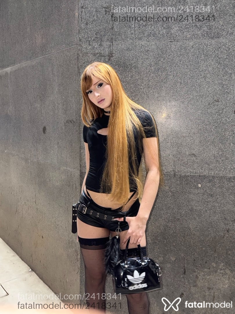 Acompanhante mulher trans loira (o) de olhos castanhos - Bela Blonde