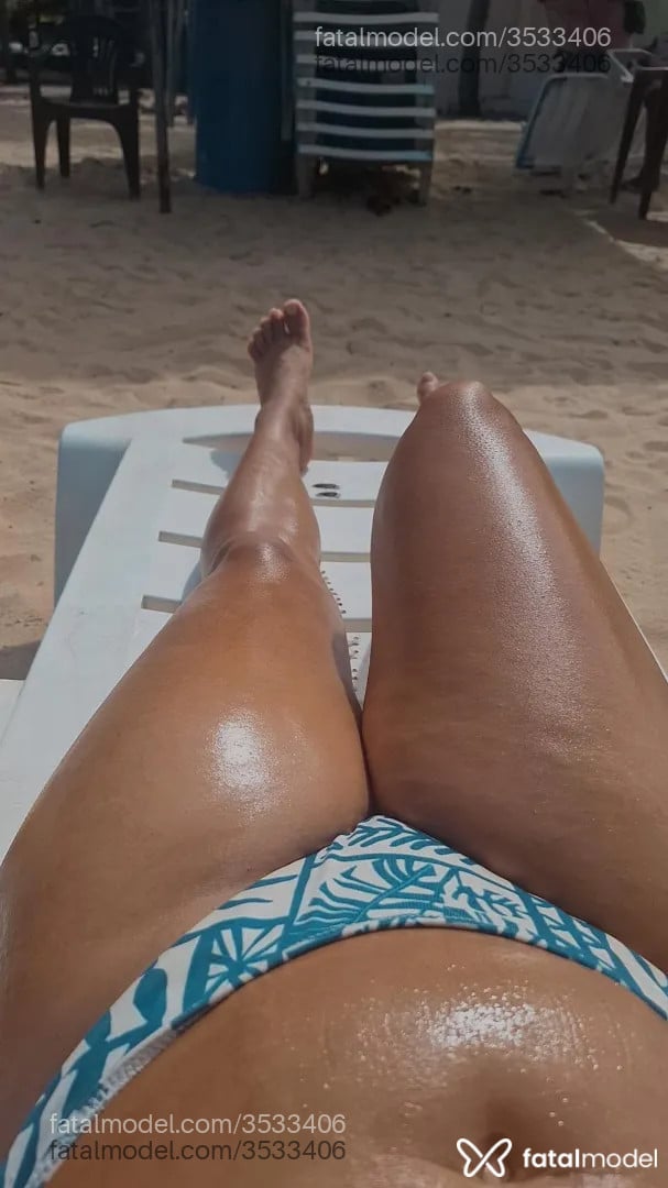 Acompanhante mulher com cabelo castanho de olhos castanhos - Toplady