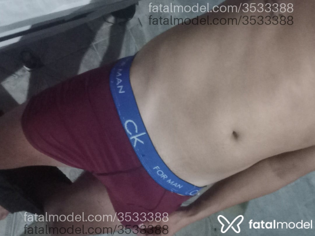 Acompanhante homem com cabelo castanho de olhos pretos - Lucas Bonifácio Acompanhante homem com cabelo castanho de olhos pretos - Lucas Bonifácio