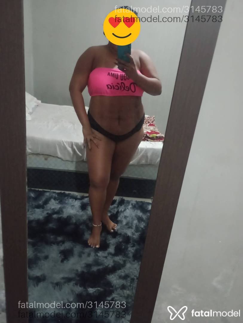 Acompanhante mulher com cabelo castanho de olhos pretos - Morena