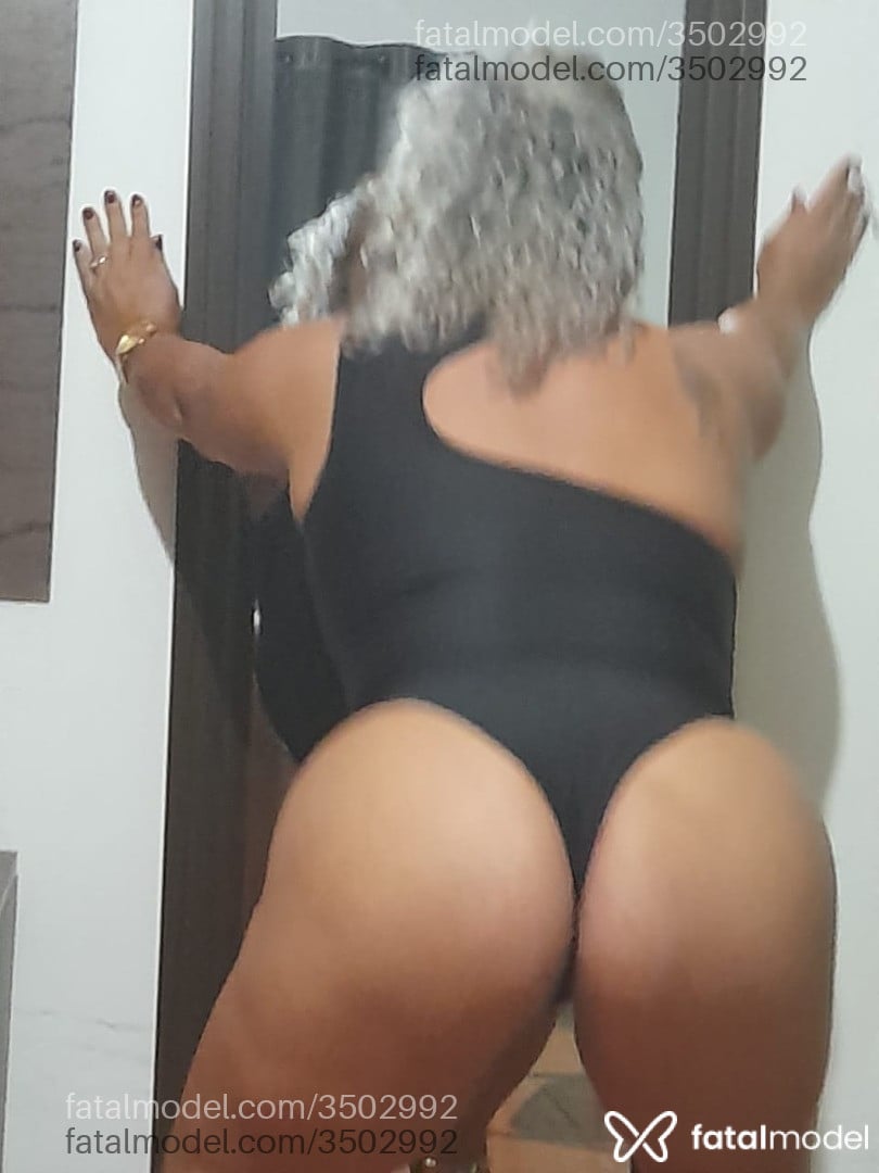 Acompanhante mulher loira (o) de olhos castanhos - Manuela