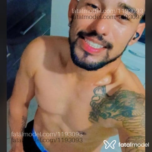 Acompanhante homem com cabelo castanho de olhos castanhos - Moreninho Novoaqui Acompanhante homem com cabelo castanho de olhos castanhos - Moreninho Novoaqui