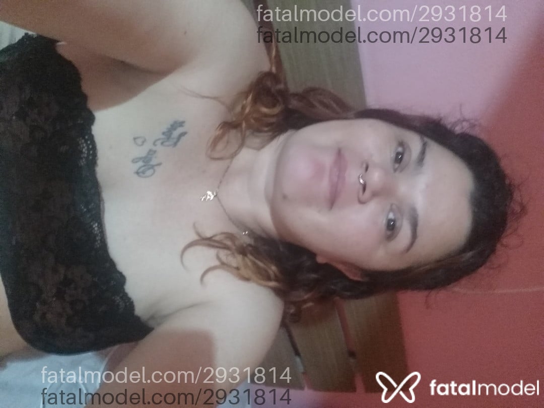 Acompanhante mulher ruiva (o) de olhos castanhos - Talita