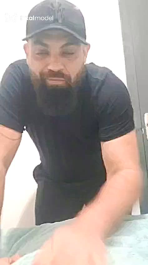 Acompanhante homem com cabelo castanho de olhos verdes - Rogger