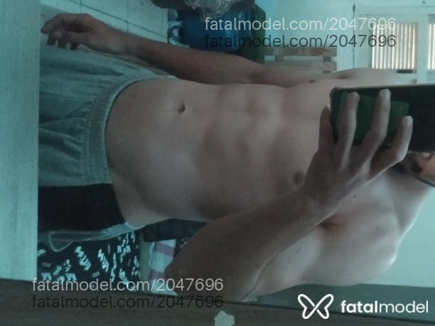 Acompanhante homem com cabelo castanho de olhos mel - Cannabinoide Acompanhante homem com cabelo castanho de olhos mel - Cannabinoide