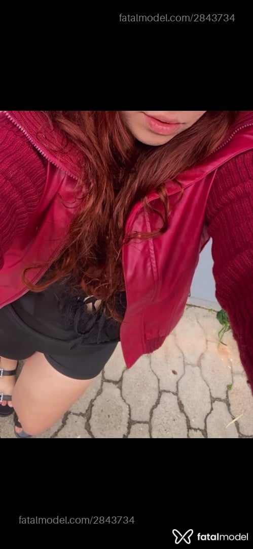 Acompanhante mulher ruiva (o) de olhos castanhos - Safira Lux