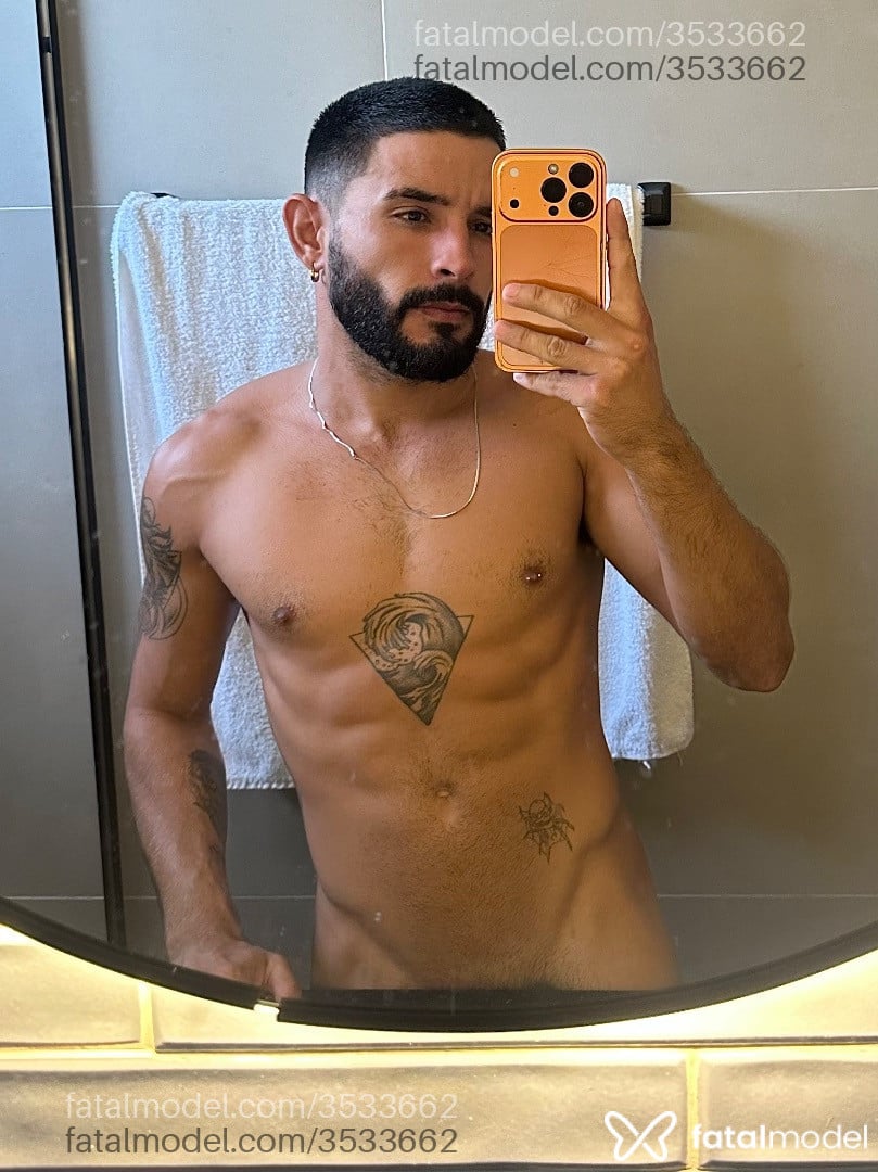 Acompanhante homem morena (o) de olhos castanhos - Oliver