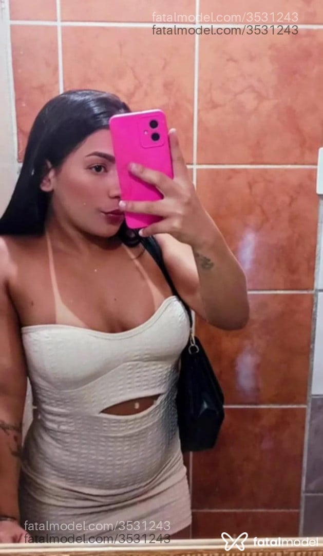 Acompanhante mulher morena (o) de olhos pretos - Ysa Ribeiro
