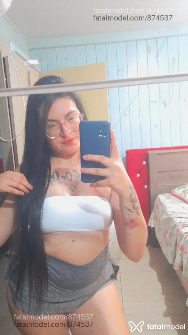 Acompanhante mulher morena (o) de olhos castanhos - Bruna