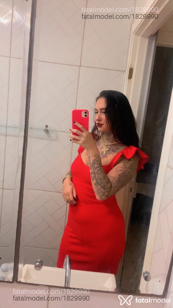 Acompanhante mulher com cabelo castanho de olhos mel - Renata