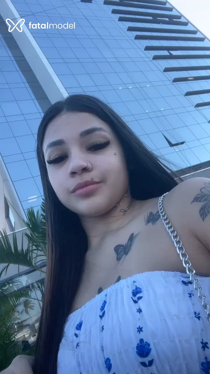 Acompanhante mulher com cabelo castanho de olhos castanhos - Larissa Miranda