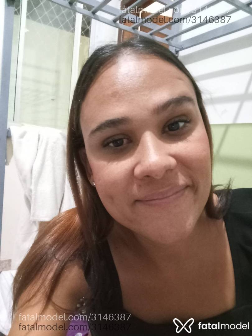 Acompanhante mulher trans com cabelo castanho de olhos castanhos em Belo Horizonte - Sabrina
