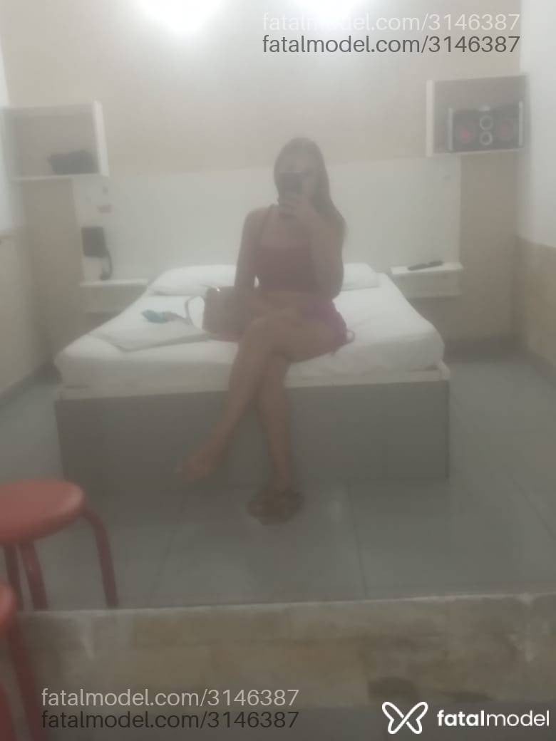 Acompanhante mulher trans com cabelo castanho de olhos castanhos em Belo Horizonte - Sabrinamoranguinho