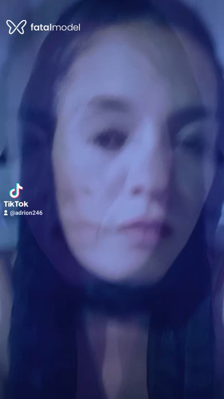 Acompanhante mulher ruiva (o) de olhos verdes - Eduarda