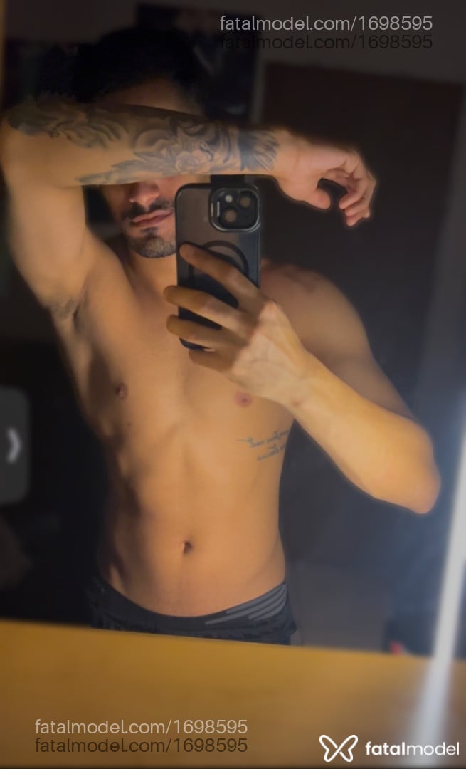 Acompanhante homem morena (o) de olhos castanhos - Guilherme