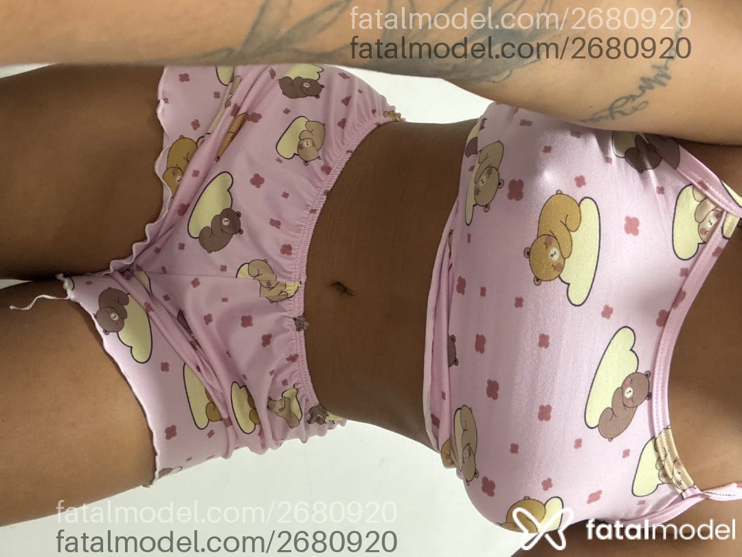 Acompanhante mulher com cabelo castanho de olhos castanhos - Kellynha