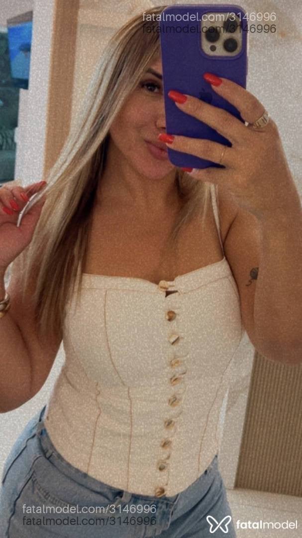 Acompanhante mulher loira (o) de olhos castanhos - Laura Rezende