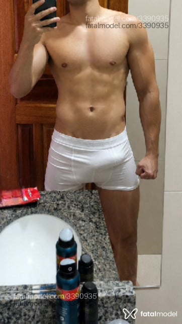 Acompanhante homem morena (o) de olhos pretos - Marcos