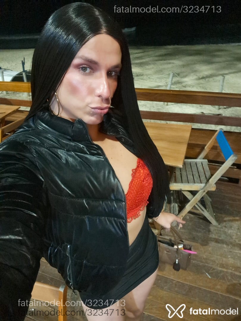 Acompanhante mulher trans morena (o) de olhos verdes - Sofya Alves