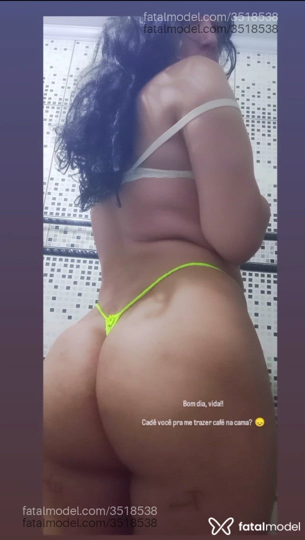 Acompanhante mulher trans com cabelo castanho de olhos castanhos - Mirella Martins