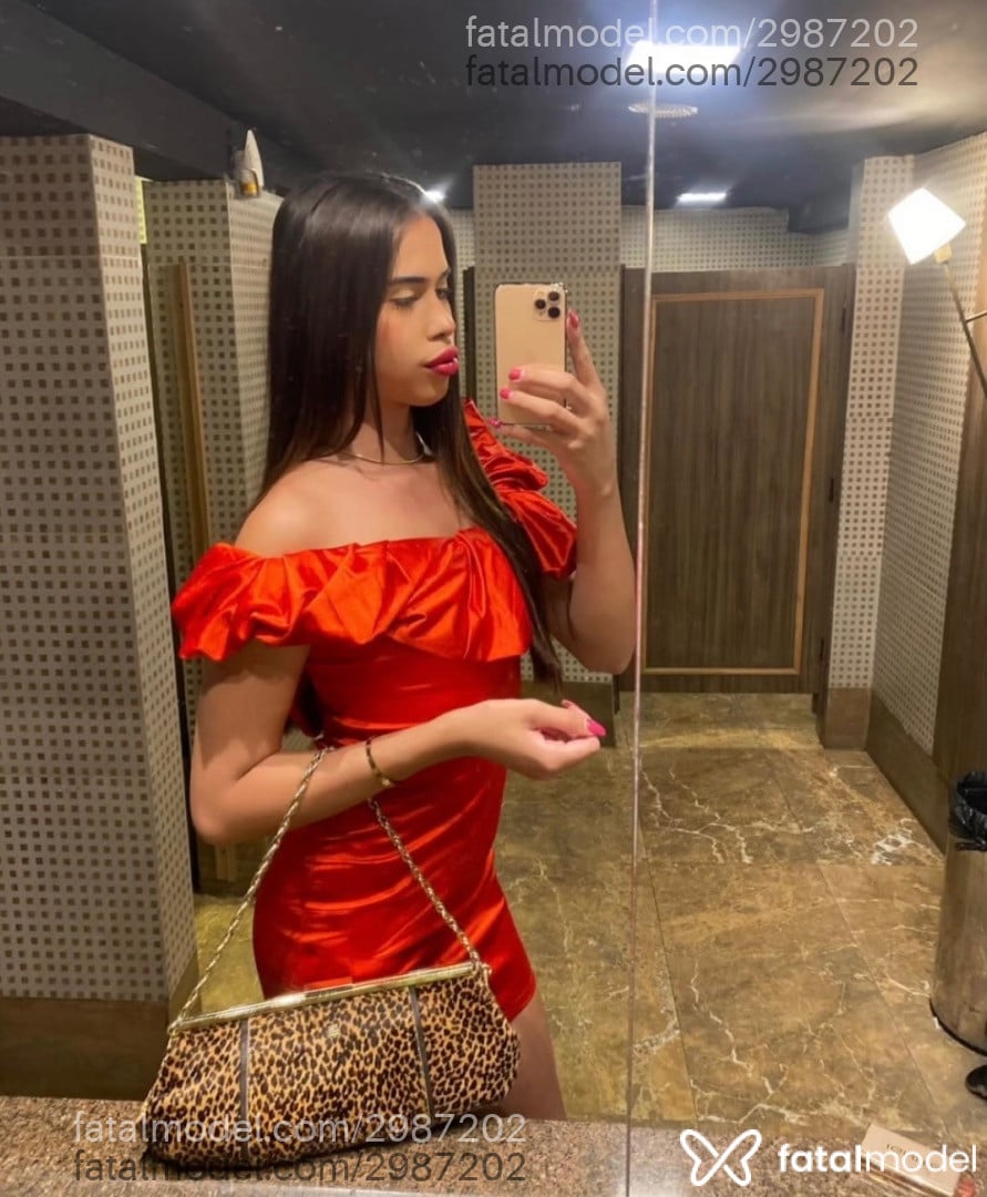 Acompanhante mulher trans loira (o) de olhos verdes - Brenda Andrade