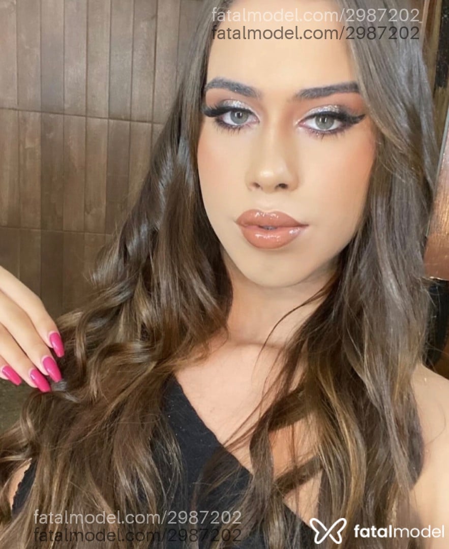 Acompanhante mulher trans loira (o) de olhos verdes - Brenda Andrade