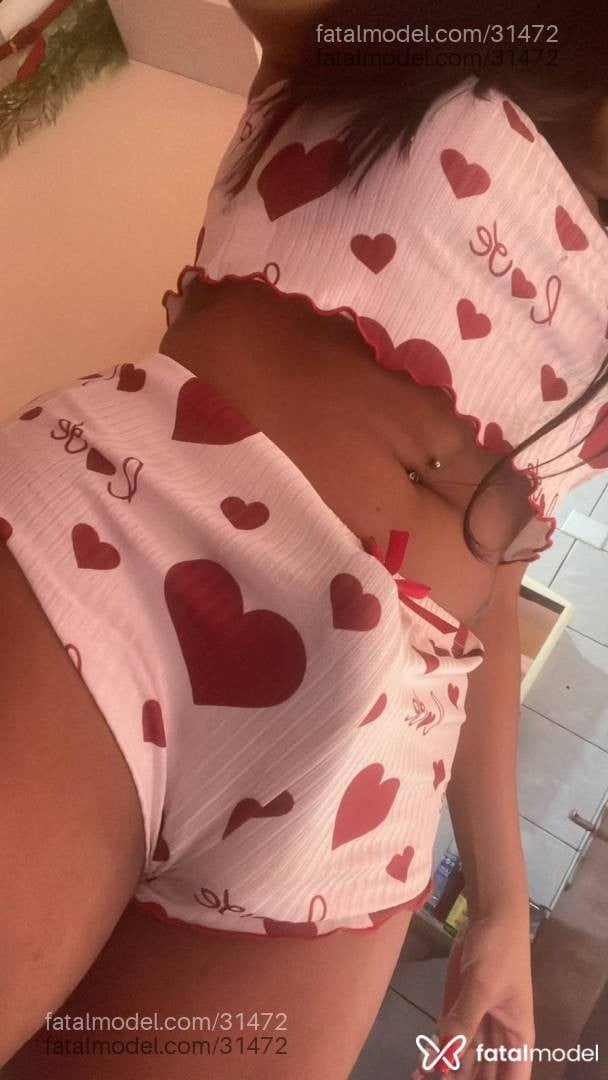 Acompanhante mulher trans morena (o) de olhos pretos - Victoria