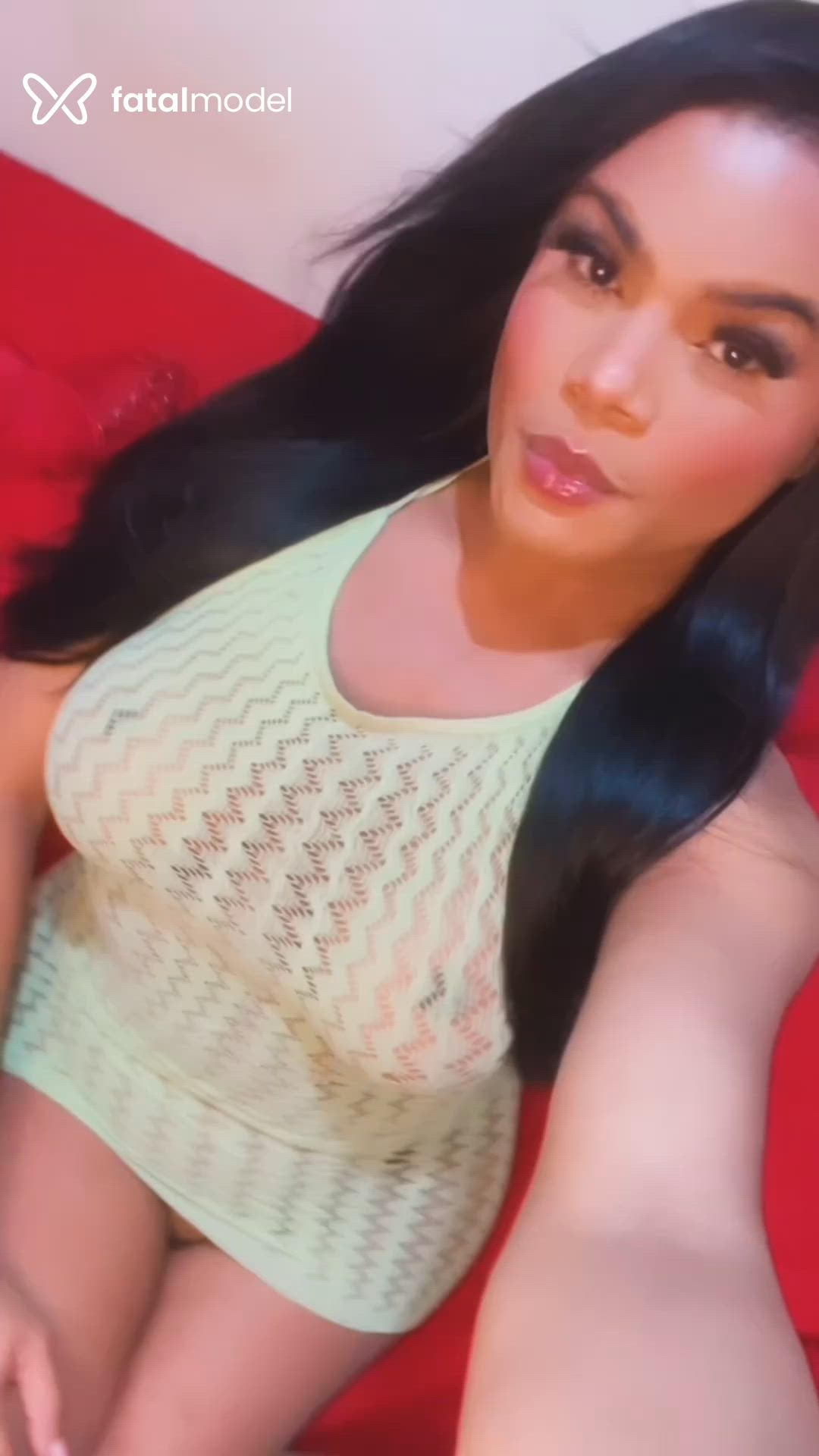 Acompanhante mulher trans morena (o) de olhos pretos - Victoria